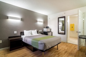 Desk, iron/ironing board, free WiFi, bed sheets - Studio 6 Plano, TX - Dallas - Plano Medical Center (Plano)