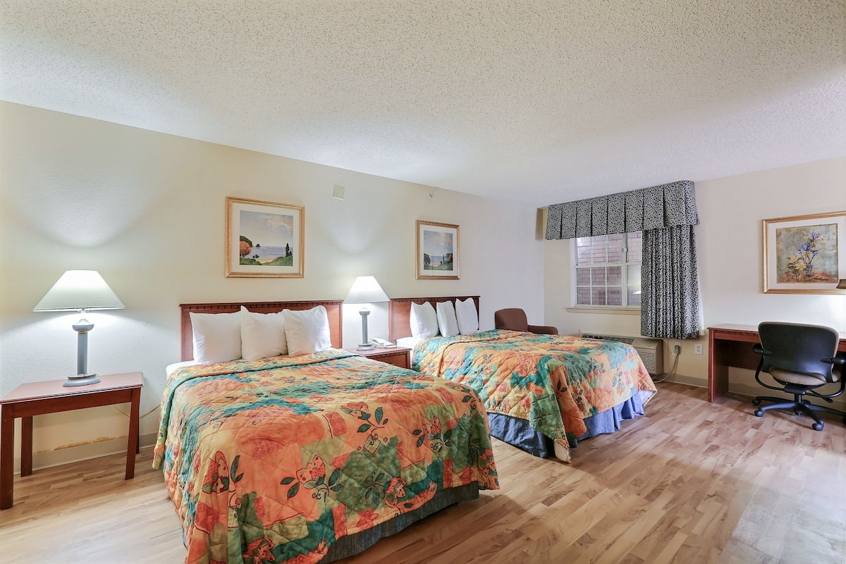 Desk, iron/ironing board, free WiFi, bed sheets