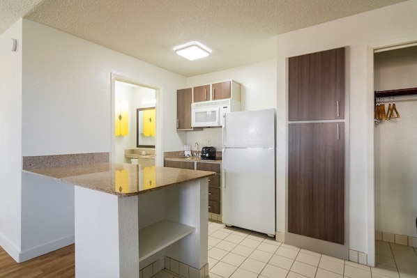 Room amenity - Studio 6 Plano, TX - Dallas - Plano Medical Center (Plano)