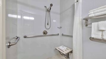 Phòng tắm phù hợp cho người khuyết tật