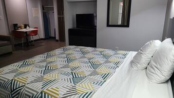 Iron/ironing board, free WiFi, bed sheets