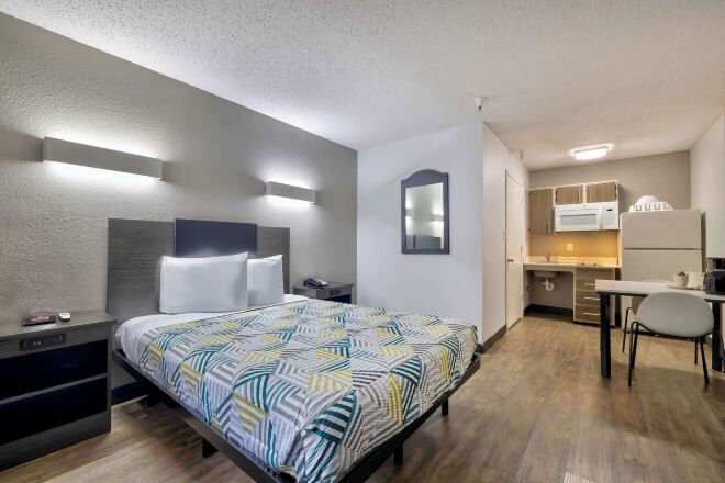 مكواة/لوح كي وواي فاي مجانًا وملاءات أسرّة