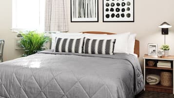 Desk, free Internet, bed sheets