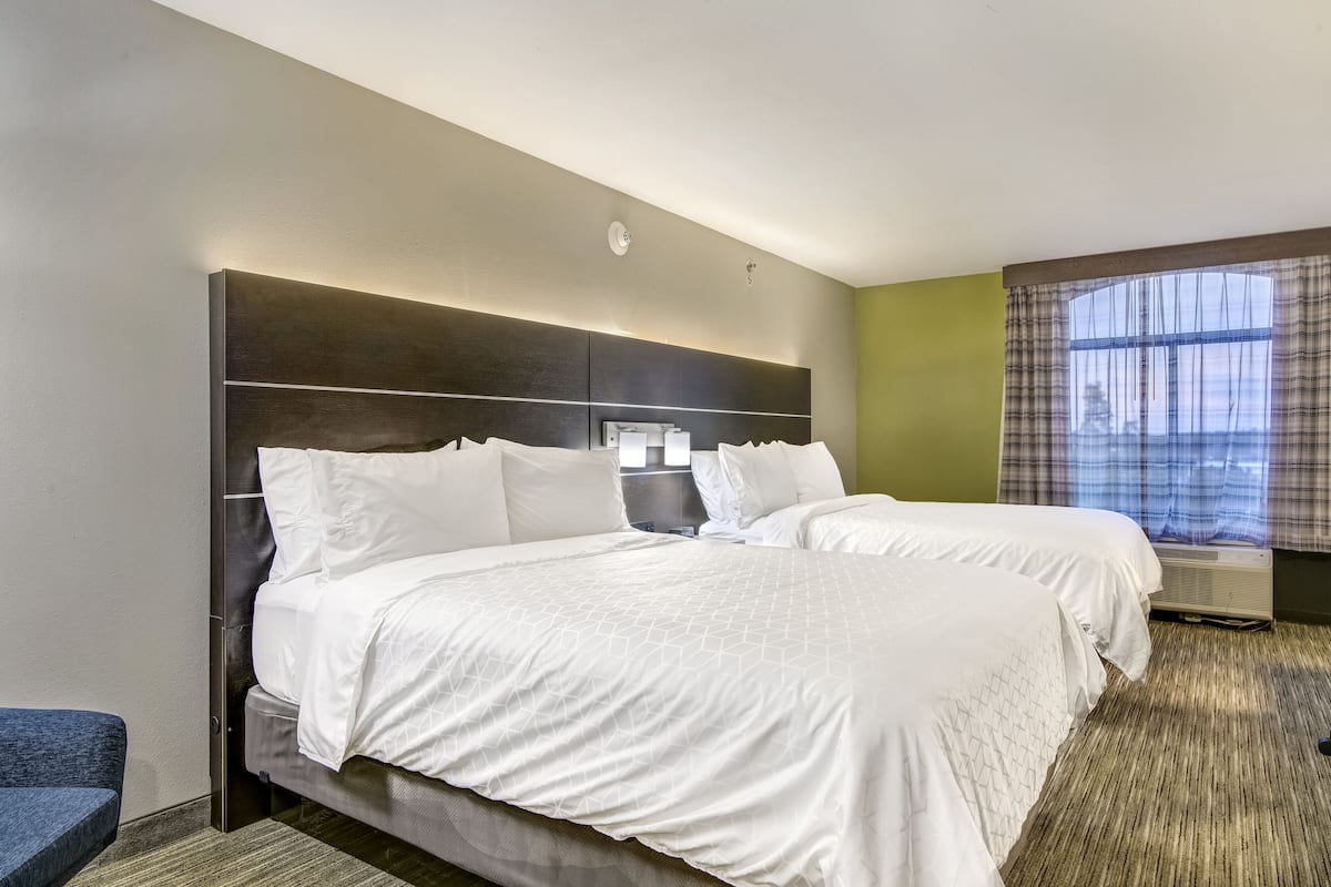 1 bedroom, in-room safe, desk, iron/ironing board