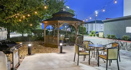 Holiday Inn Express & Suites Longview North by IHG