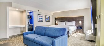 Holiday Inn Express & Suites Longview North by IHG