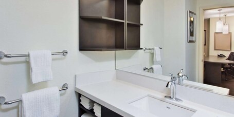 Sonesta Simply Suites Nanuet - Image 12