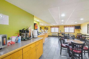Free daily self-serve breakfast - Quality Inn & Suites Harrington - Milford (Harrington)