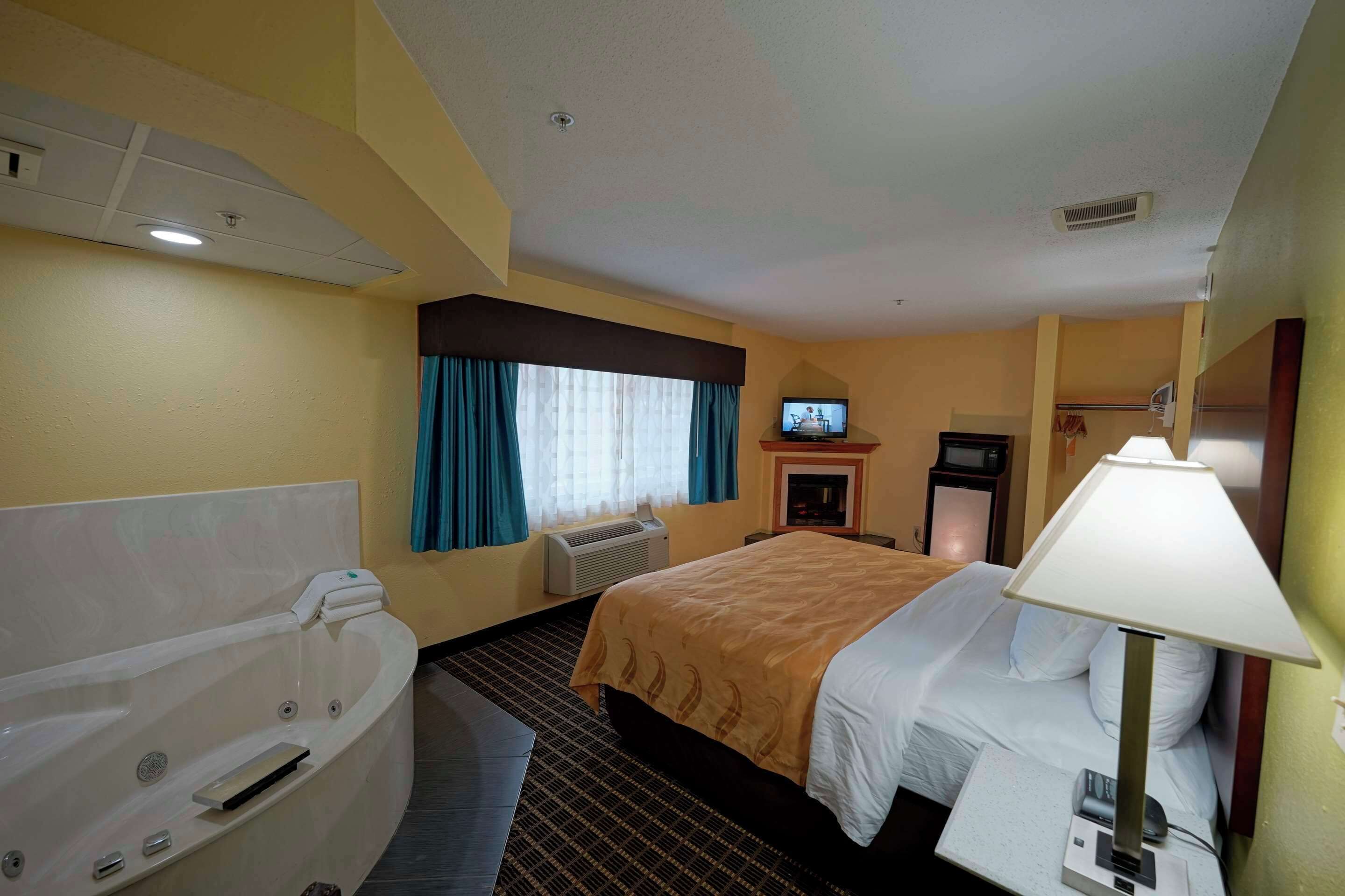 高級寢具、書桌、遮光布/窗簾、隔音