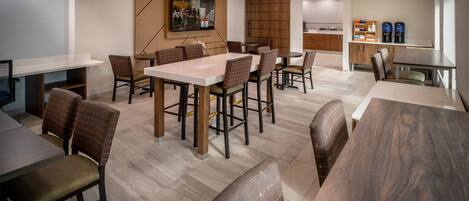 Café da manhã continental grátis todos os dias