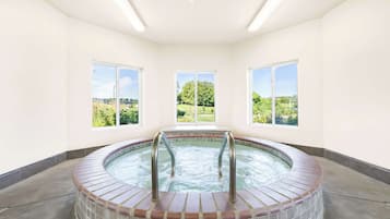 Indendørs pool