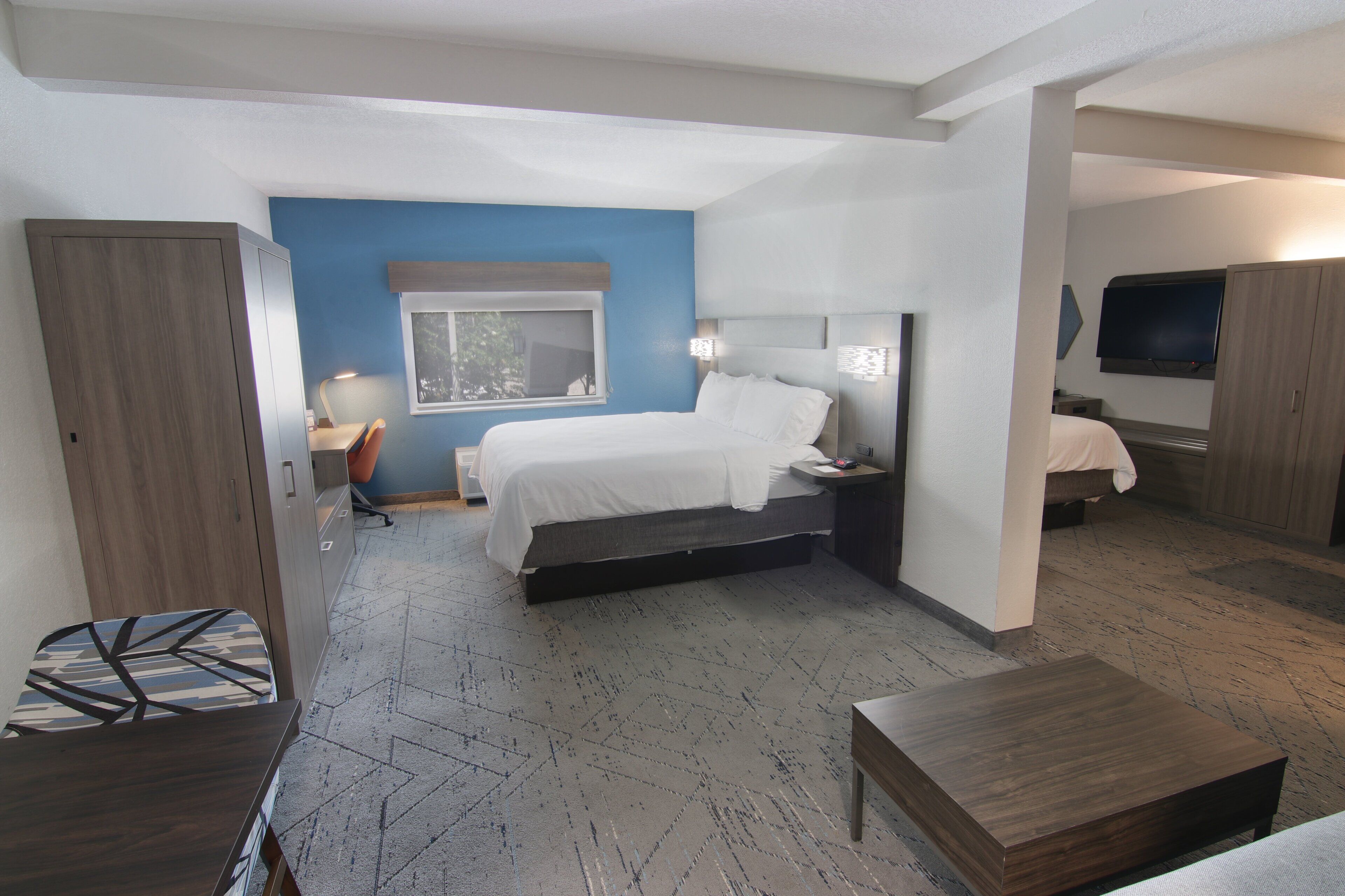 suite, 2 bedrooms | in-room safe, desk, iron/ironing board, free cots/infant beds