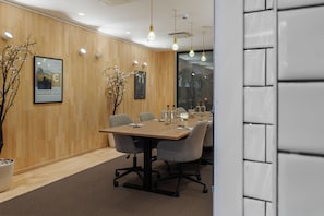 Meeting facility