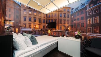 Room, 1 Double Bed, No Windows (Moderate) (bed size - 140 cm) | Sängtillbehör av högsta kvalitet och värdeförvaringsskåp på rummet