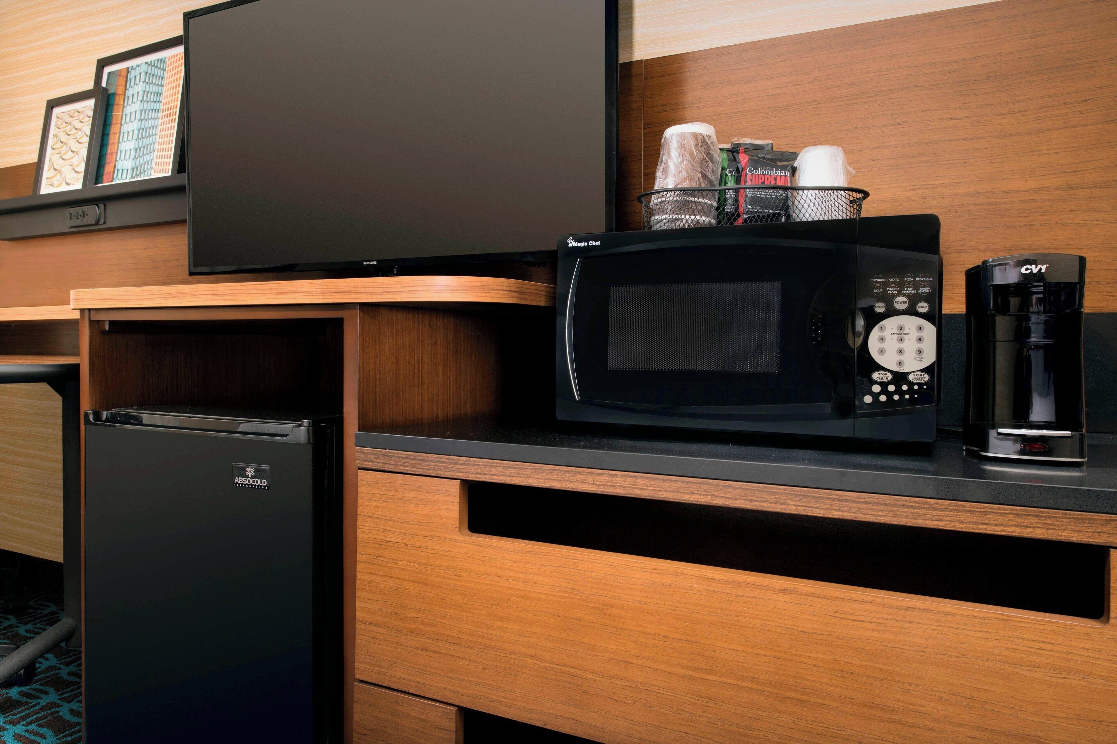 防过敏的被褥、办公桌、熨斗/熨衣板、免费婴儿床