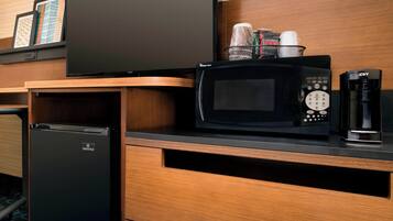 低刺激性寝具、デスク、アイロン / アイロン台、ベビーベッド (無料)