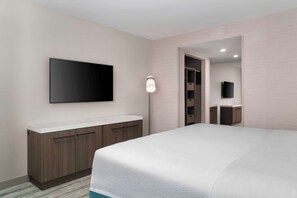 Hypo-allergenic bedding, in-room safe, iron/ironing board - Hilton Garden Inn Kennett Square (Kennett Square)