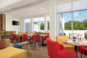 Daily full breakfast (USD 11.95 per person)
