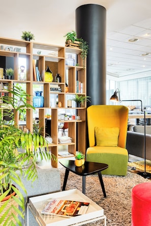 Siddeområde i lobbyen