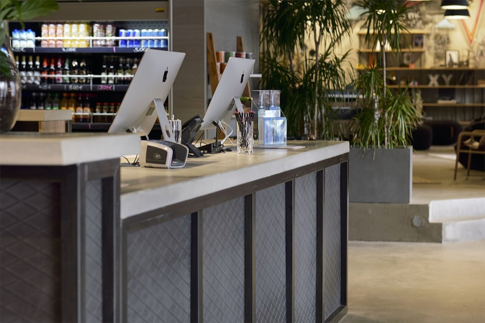 Moxy Berlin Humboldthain Park by null