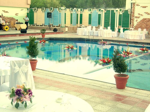 Le Grande Plaza Hotel