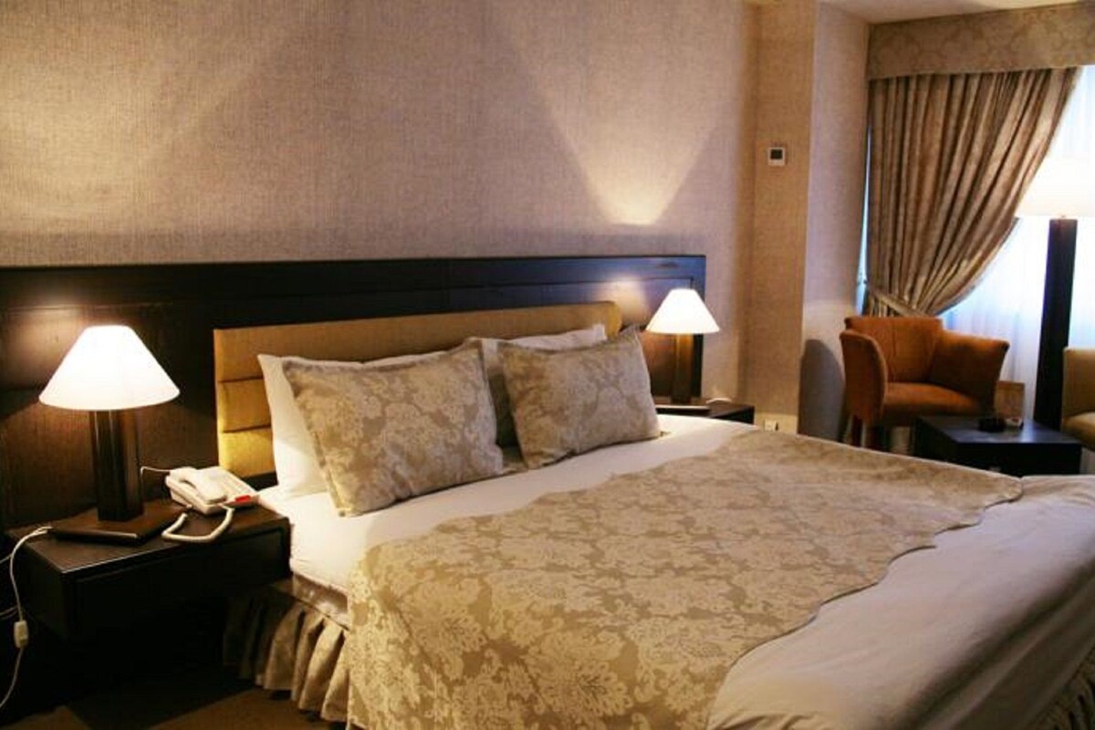 Minibar, in-room safe, iron/ironing board (on request)