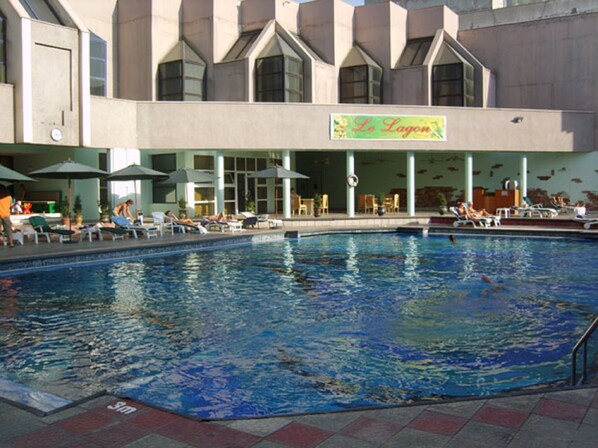 Seasonal outdoor pool