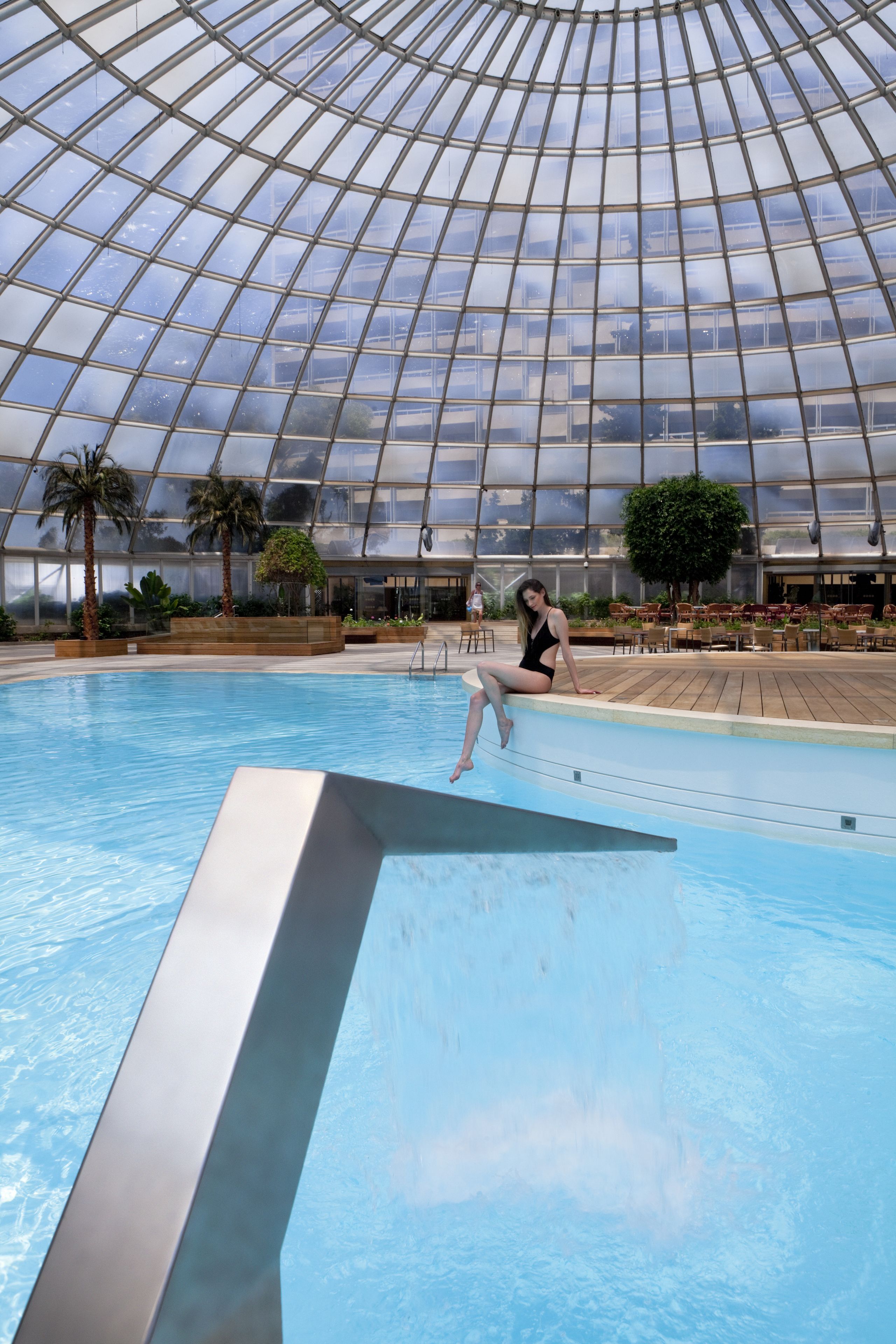 Piscina interna, 5 piscinas externas, espreguiçadeiras