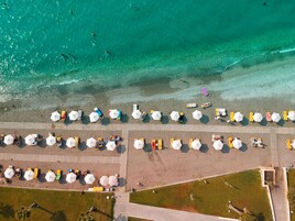 Beach nearby, beach towels