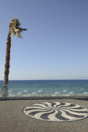 Beach nearby, beach towels