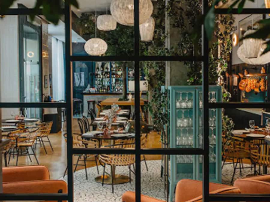 International cuisine, alfresco dining