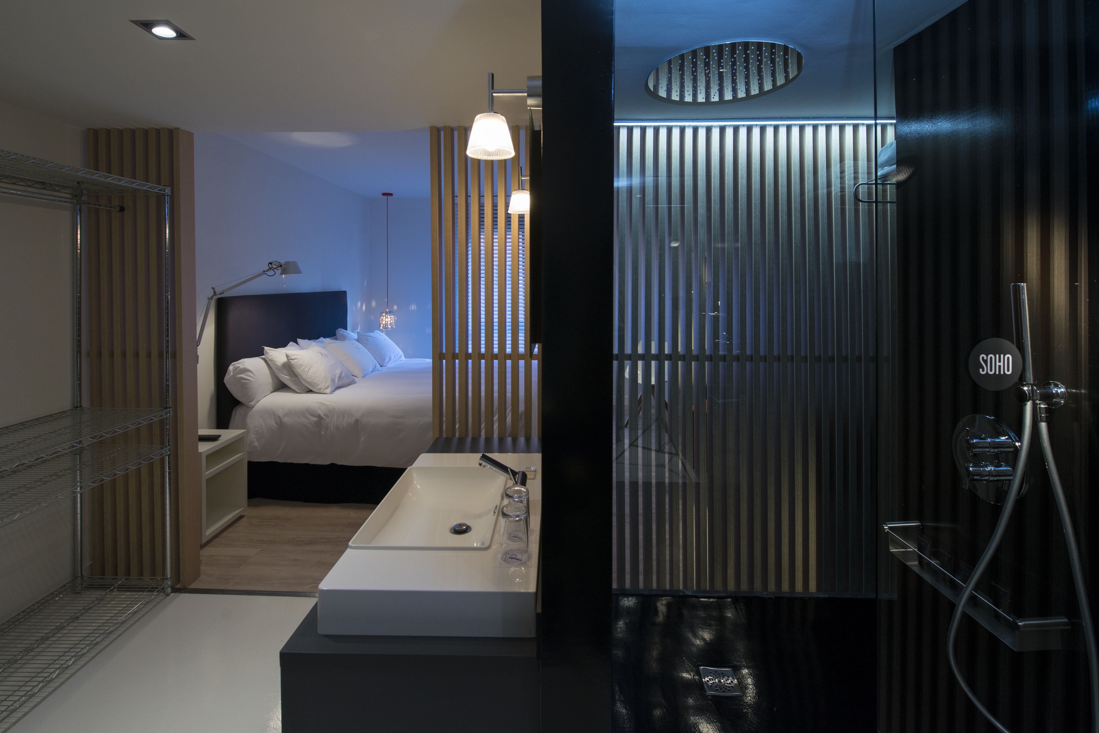 bathtub, rainfall showerhead, free toiletries, hair dryer