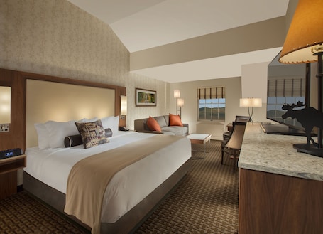 Premium bedding, in-room safe, desk, blackout drapes. North Conway Grand Hotel