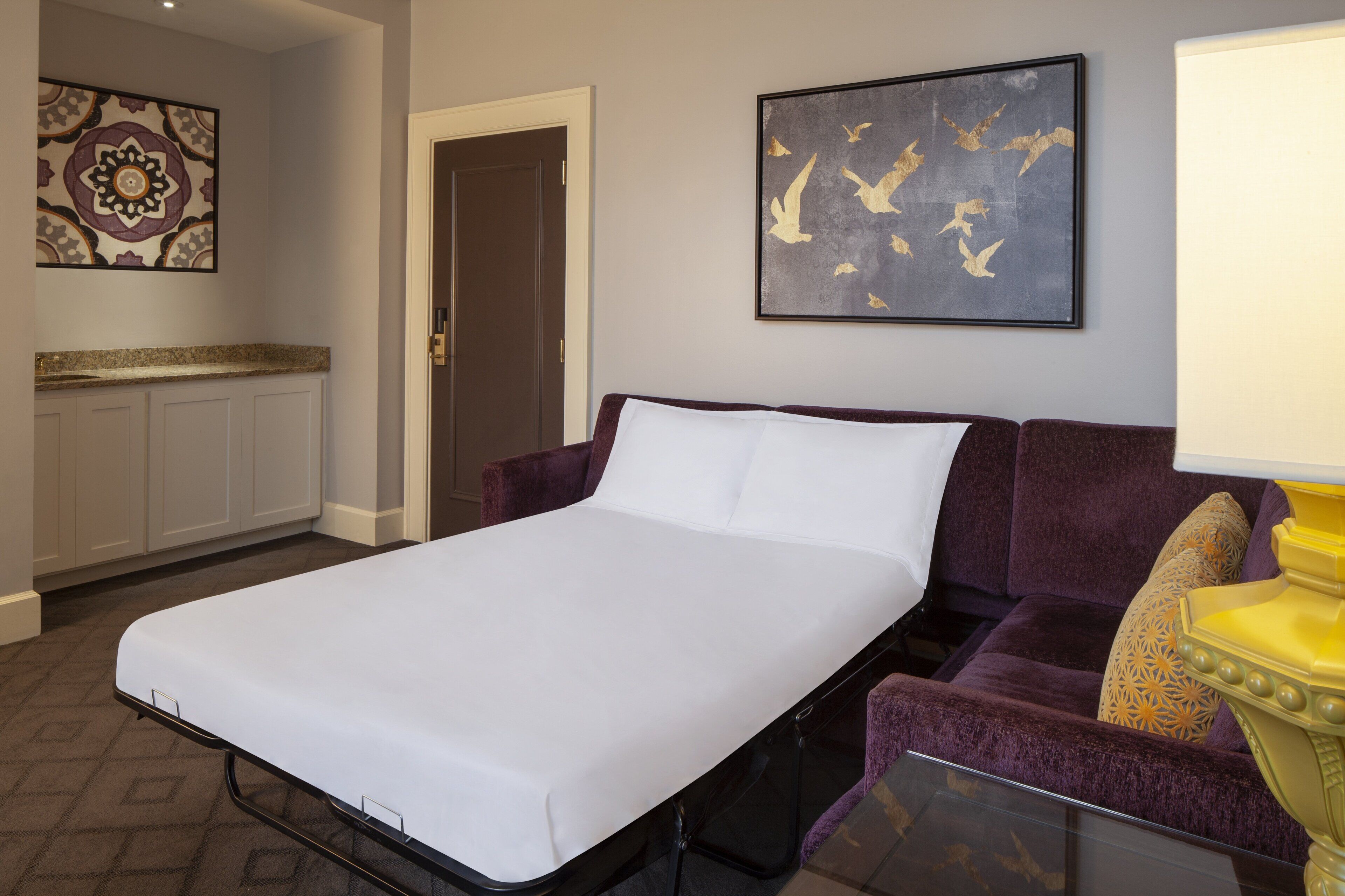 32-inch flat-screen tv with cable channels, tv