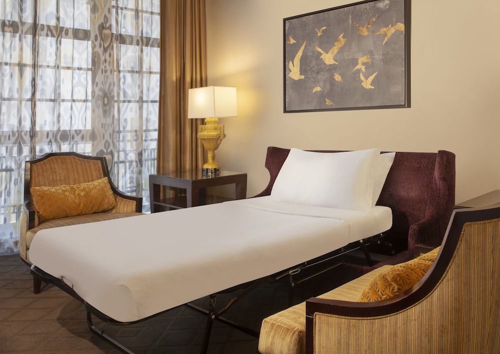 The Ashton Hotel by null