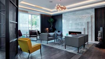 Lobbylounge, utsikt mot stranden, öppet alla dagar