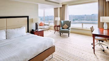 Allergivenligt sengetøj, minibar, pengeskab på værelset, skrivebord