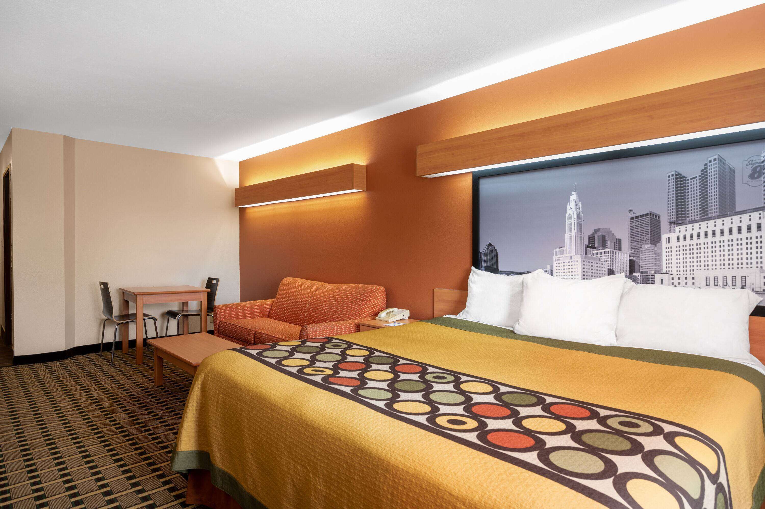 Photo - Super 8 by Wyndham Columbus West