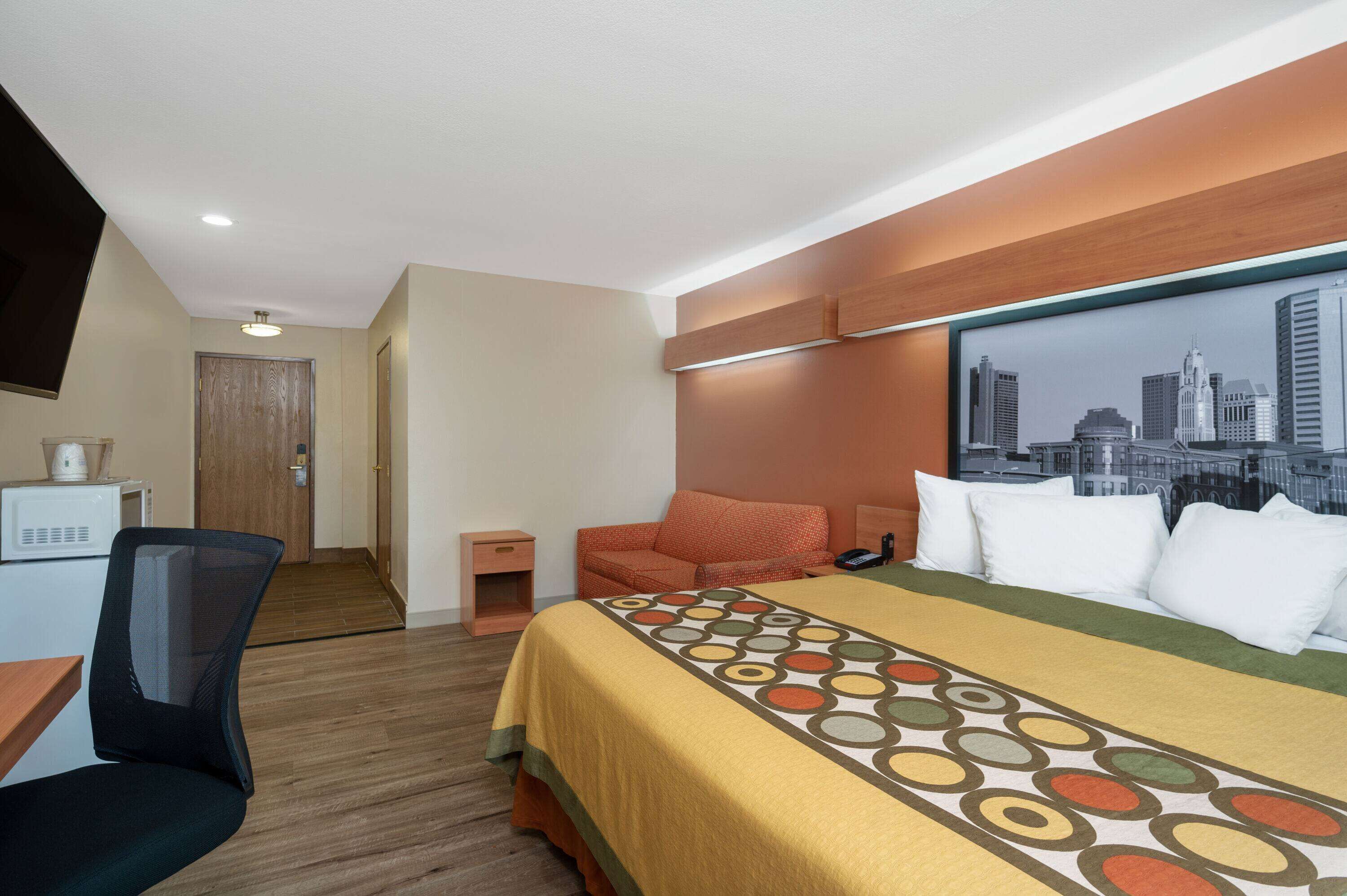 Photo - Super 8 by Wyndham Columbus West