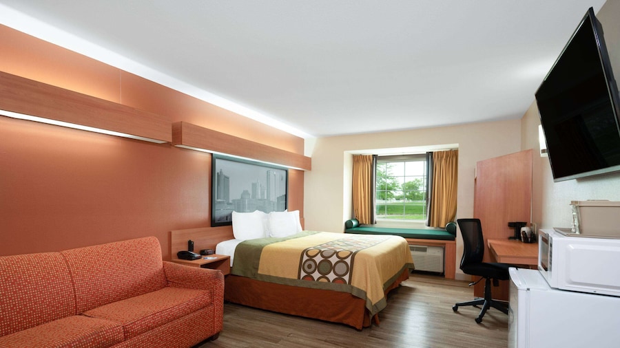 Super 8 by Wyndham Columbus West