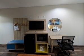 Suite, 1 Queen Bed, Non Smoking | Individually decorated, individually furnished, desk, laptop workspace