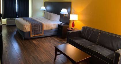 Days Inn & Suites by Wyndham Tampa/Raymond James Stadium