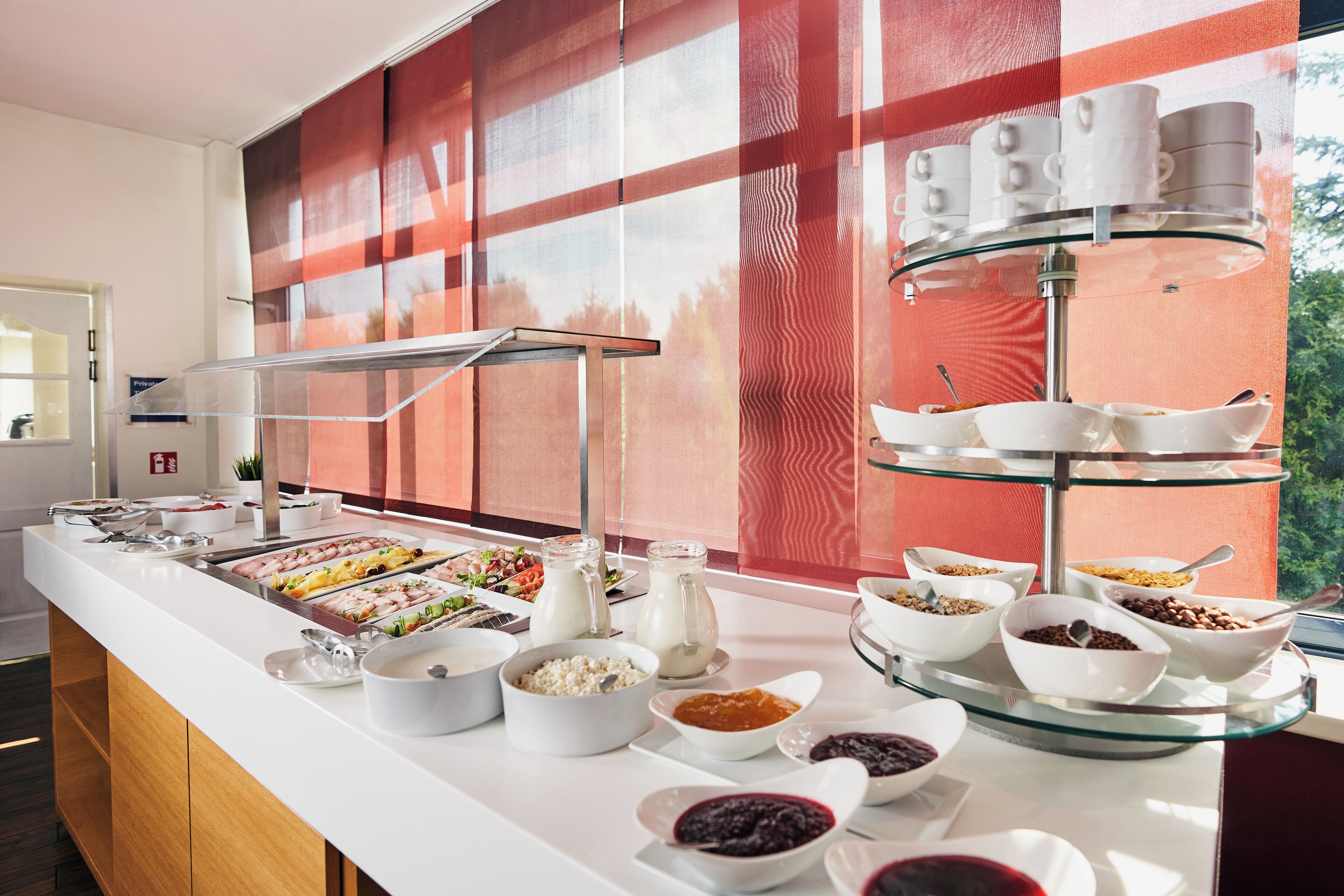 breakfast, lunch and dinner served