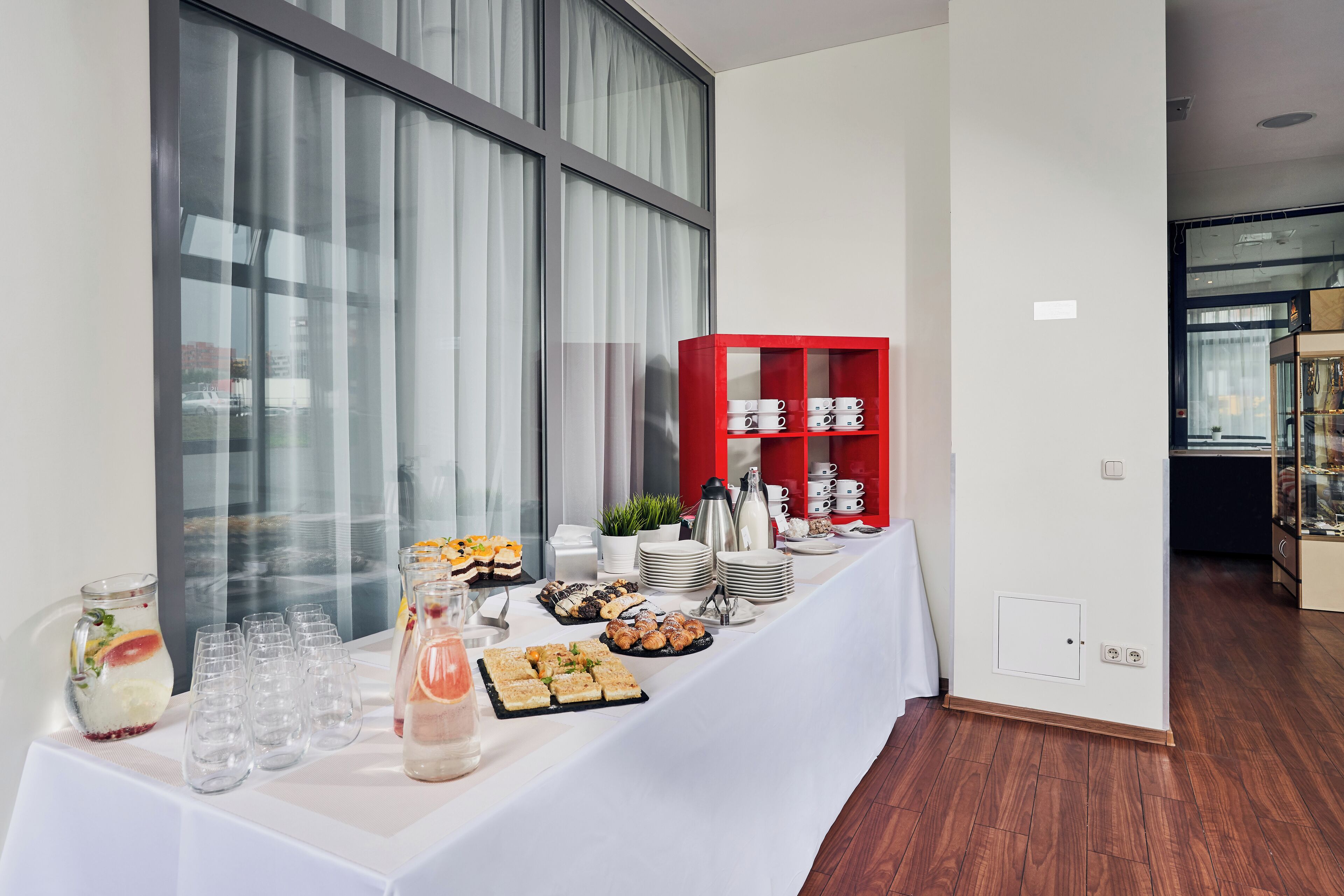 breakfast, lunch and dinner served