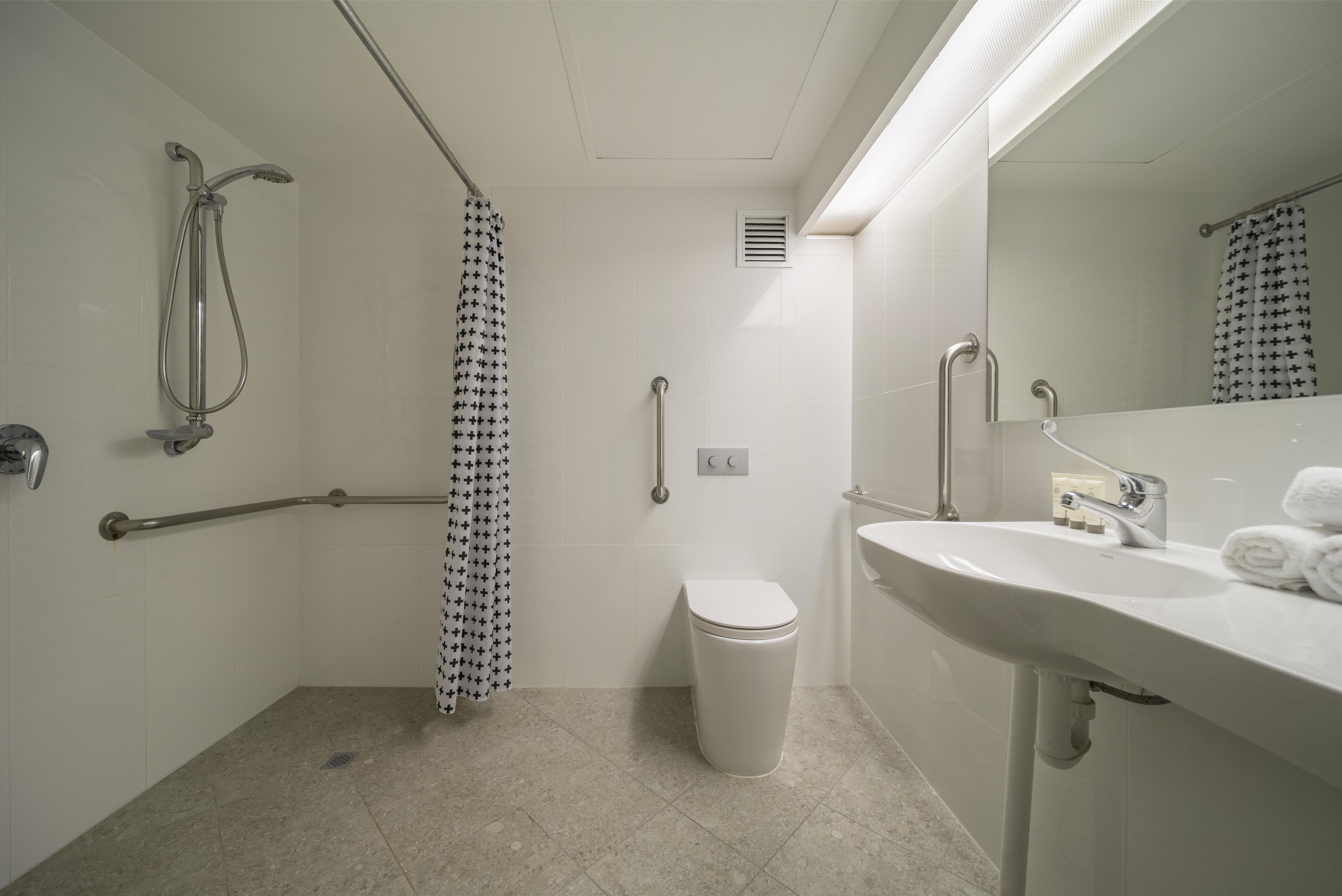Rolstoeltoegankelijke badkamer