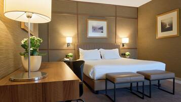 Junior Suite, 1 King Bed with Sofa bed, City View | 1 bedroom, hypo-allergenic bedding, minibar, in-room safe