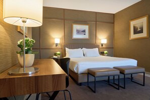 Junior Suite, 1 King Bed with Sofa bed, City View | 1 bedroom, hypo-allergenic bedding, minibar, in-room safe