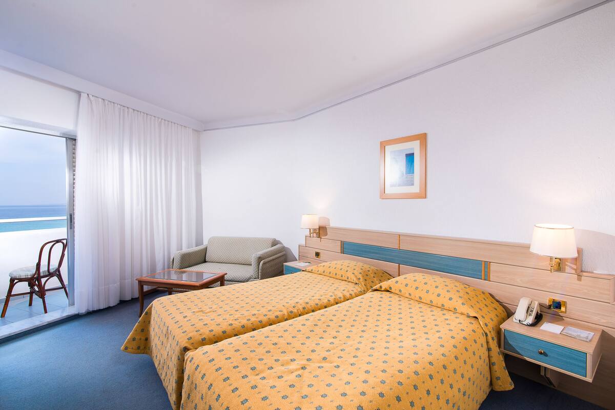 Soundproofing, free cribs/infant beds, bed sheets