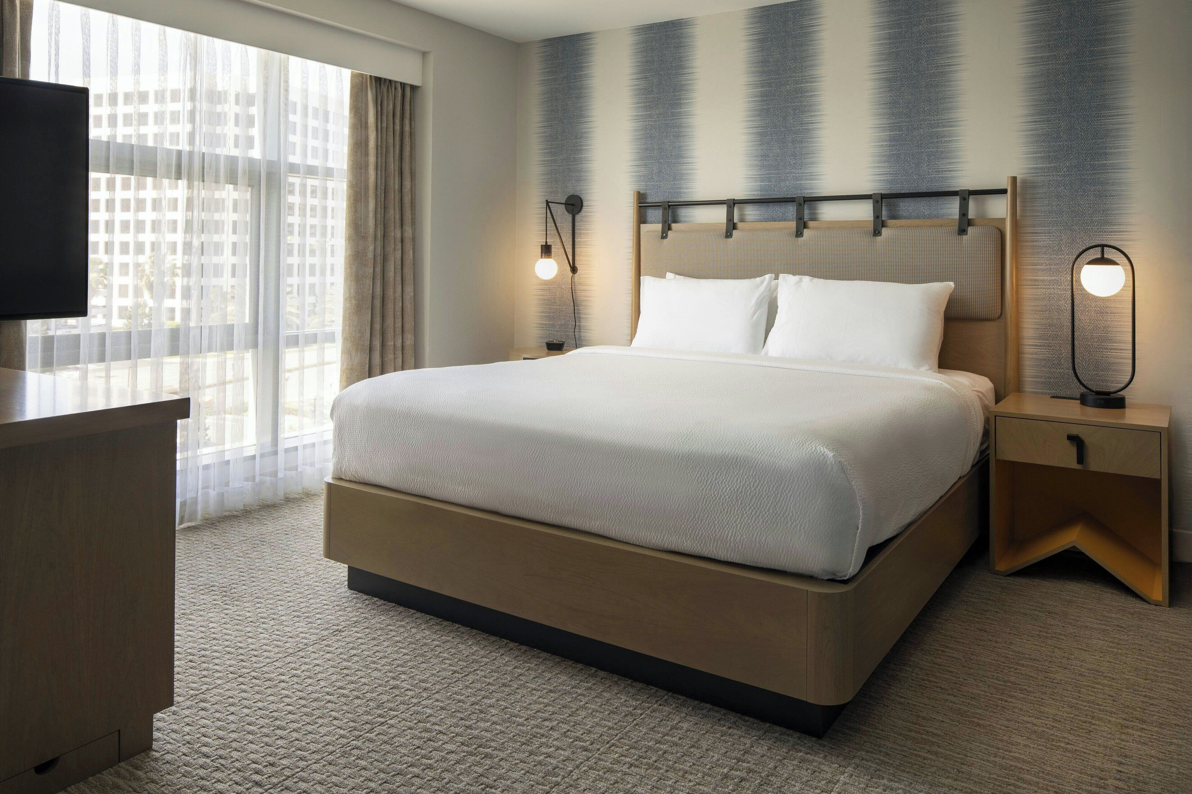 suite, 2 bedrooms, corner | premium bedding, in-room safe, desk, iron/ironing board