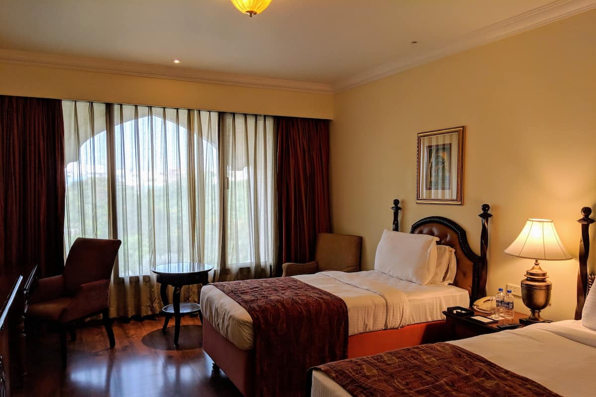 Deluxe Room, 2 Twin Beds | Premium bedding, memory foam beds, minibar, in-room safe